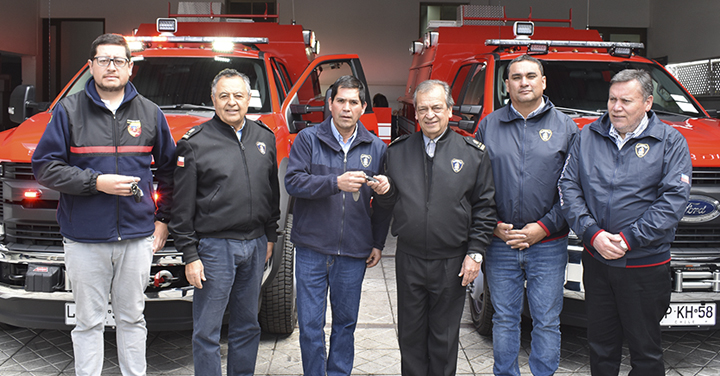 Bomberos de El Palqui reciben 2 modernas unidades de rescate