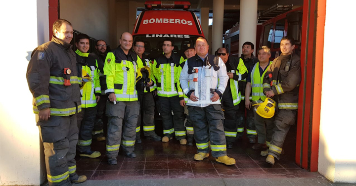 Presidente Nacional de Bomberos de Chile realiza guardia preventiva en la Quinta Compañía de Linares