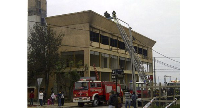 Superintendente de Talcahuano expone avances de la reconstrucción de su Cuerpo de Bomberos 