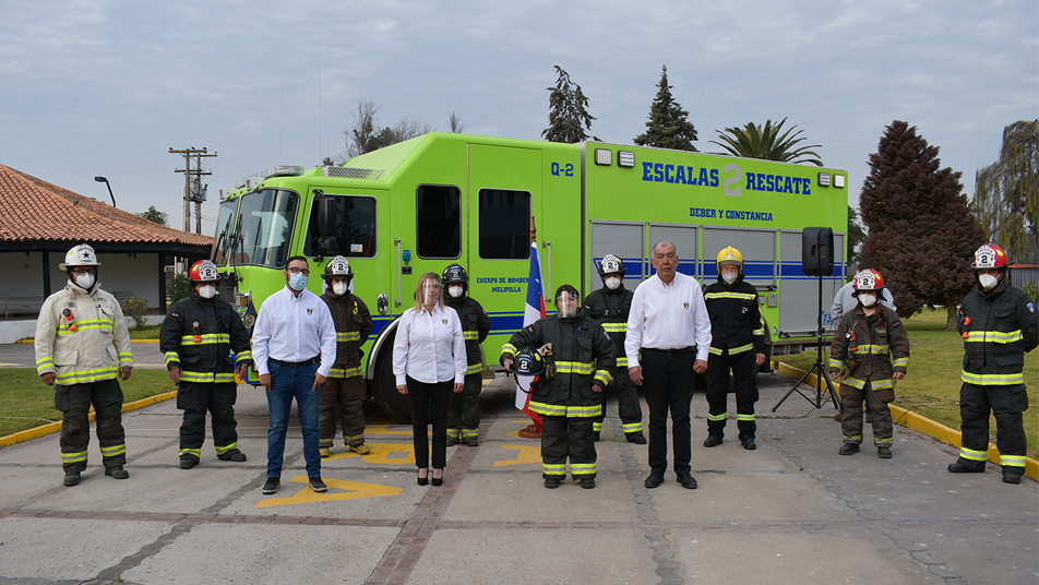 Bomberos de Melipilla reciben nueva unidad de material mayor