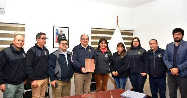 Gobernadora de Diguillín reconoció labor de Bomberos de Bulnes durante sistema frontal