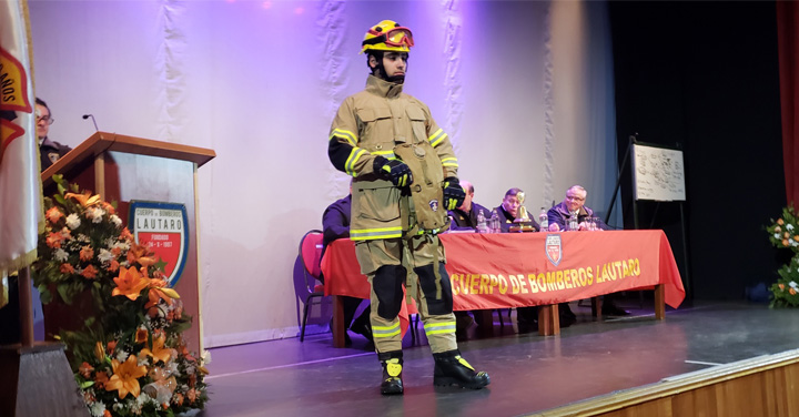 Presidente de Bomberos de Chile entregó material menor a bomberos de la Araucanía