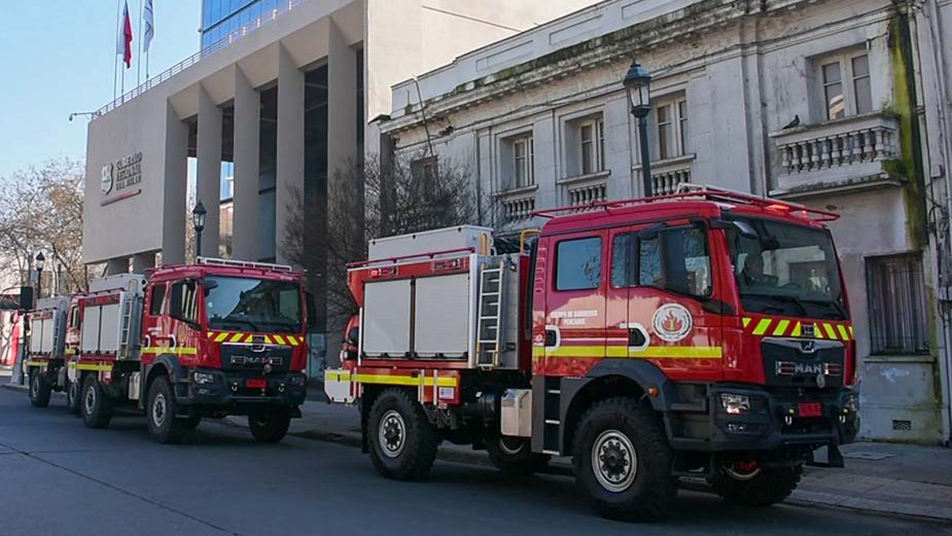 Bomberos de San Rafael, Pencahue y Licantén reciben nuevos carros