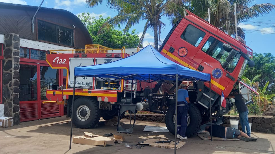 Gestiones de la Junta Nacional permiten a Bomberos de Isla de Pascua poner en servicio unidades de material mayor