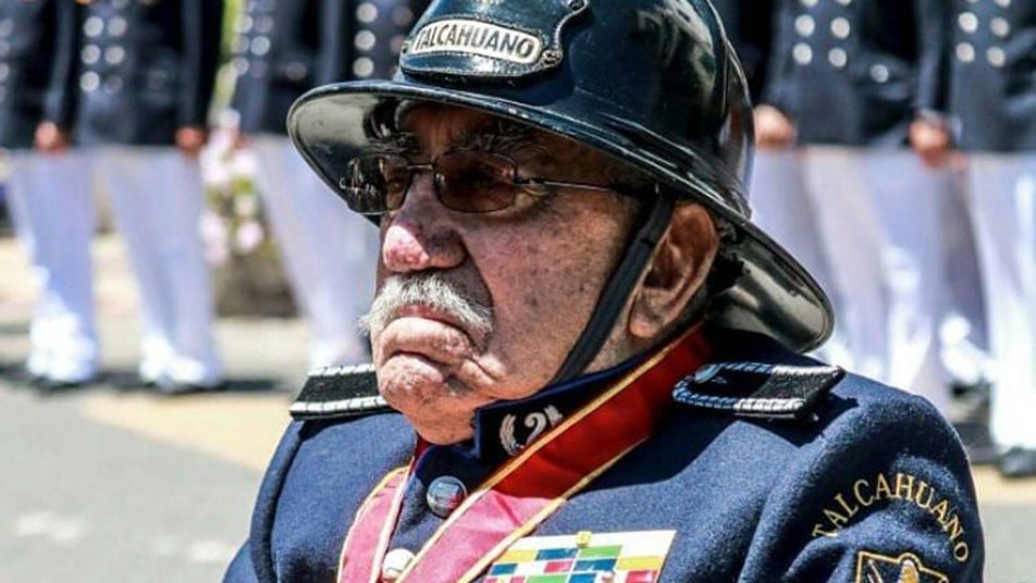 Pesar en el CB de Talcahuano por el fallecimiento del Bombero Insigne de Chile, don Juan Manuel Delgado Sanhueza (Q.E.P.D.) 