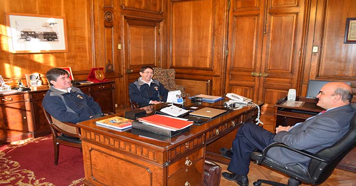 Presidente Nacional recibió a Bomberos de Puerto Varas y al Alcalde de Coronel