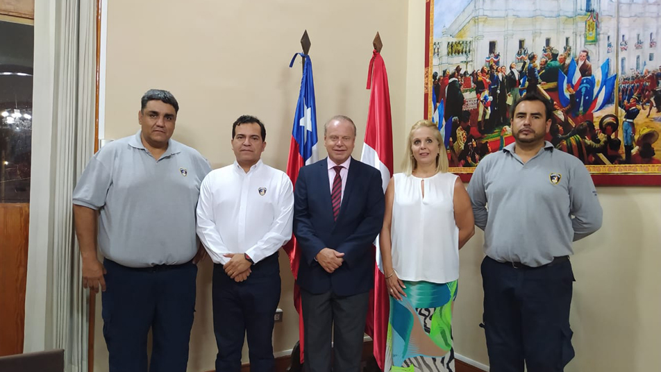 Bomberos de Arica imparte Curso PRIMAP a Bomberos del Perú