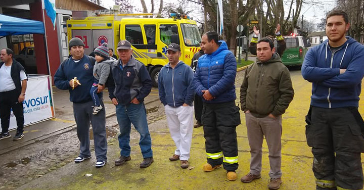 Bomberos de Yerbas Buenas celebraron día nacional con actividad deportiva