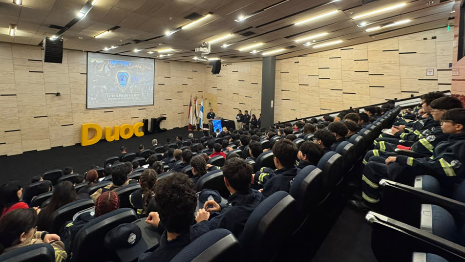 Cerca de 130 brigadieres participaron en la IX Jornada de Historia y Tradiciones de Bomberos de Chile
