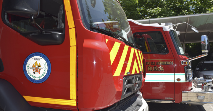 Cuerpo de Bombero de Ñuñoa y Metropolitano Sur recibieron carro bomba