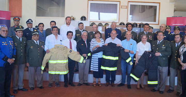 Entregan Material Menor para Bomberos de la Región de los Ríos