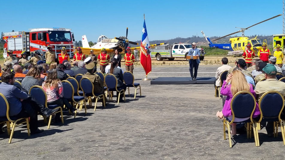 Bomberos de Chile presente en el lanzamiento del Plan Nacional Contra Incendios Forestales de CONAF