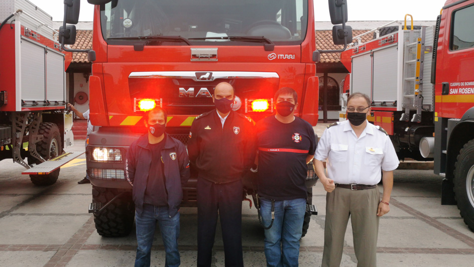 Presidente Nacional de Bomberos supervisa entrega de nuevos carros forestales 