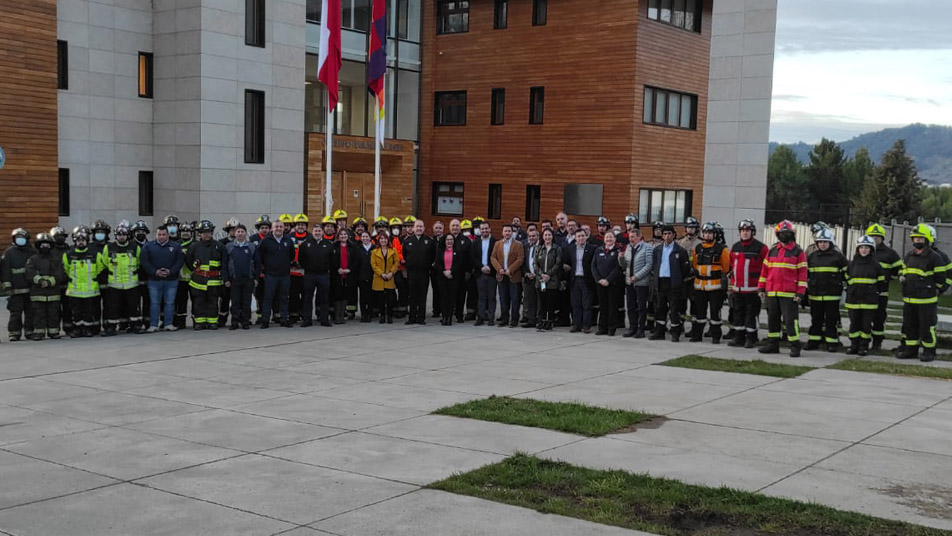 Gobierno Regional presenta a Bomberos de Aysén histórico proyecto por $21 mil millones