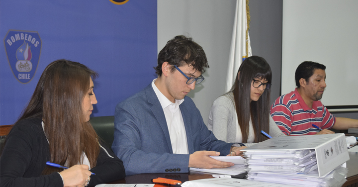 Apertura de Licitación N°15  para Carros Bomba Cisterna para Bomberos 