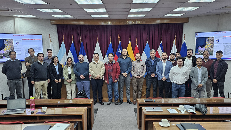 Bomberos de Chile y MIDESO trabajan en la creación de manual de asignación de cuarteles