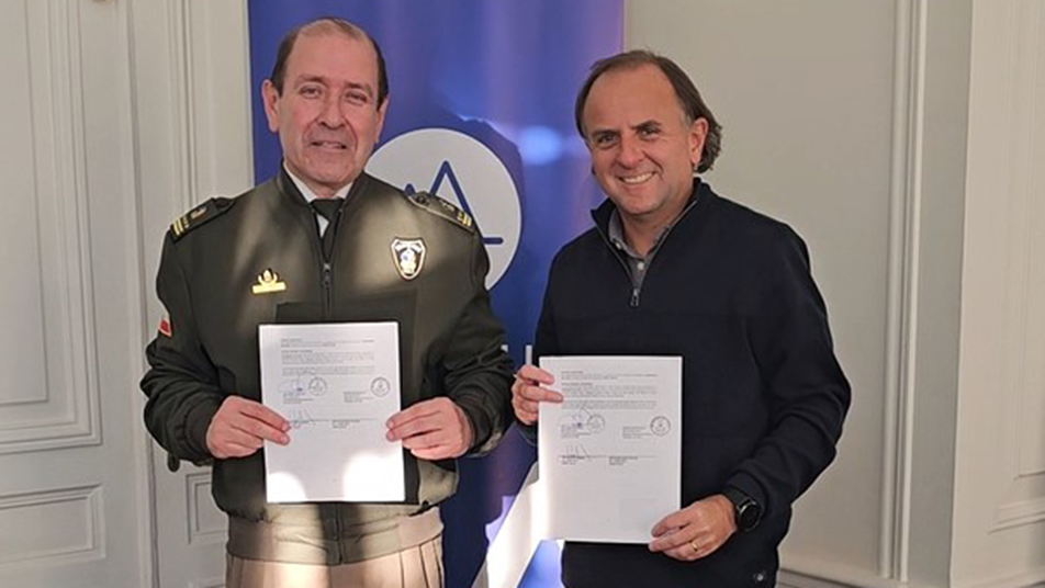 Bomberos de Chile y Andes Salud firman convenio de colaboración