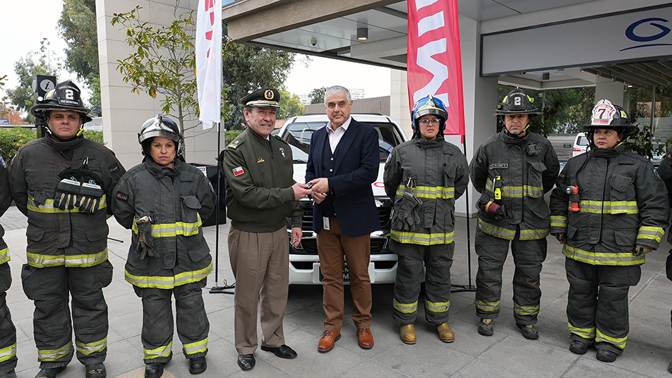 Alianza Bomberos de Chile y Gildemeister: Importante donación de vehículos JIM 4x4