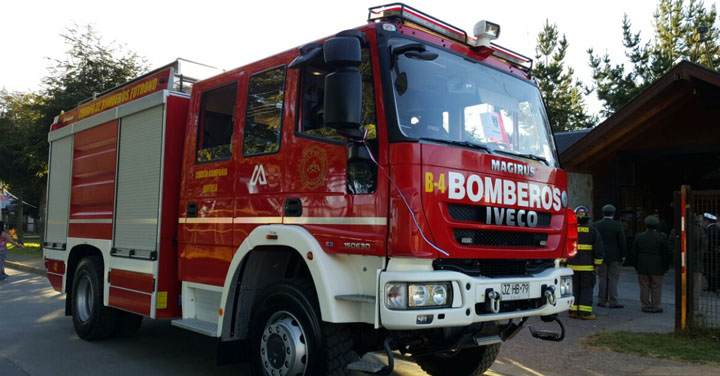 Cuerpo de Bomberos de Futrono recibió carro bomba sin aporte