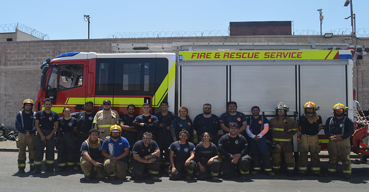 Escuela de formación de Bomberos de Iquique realizó ejercicio final 