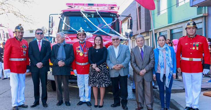 Bomberos de Nueva Imperial realizaron bautizo de nuevas unidades