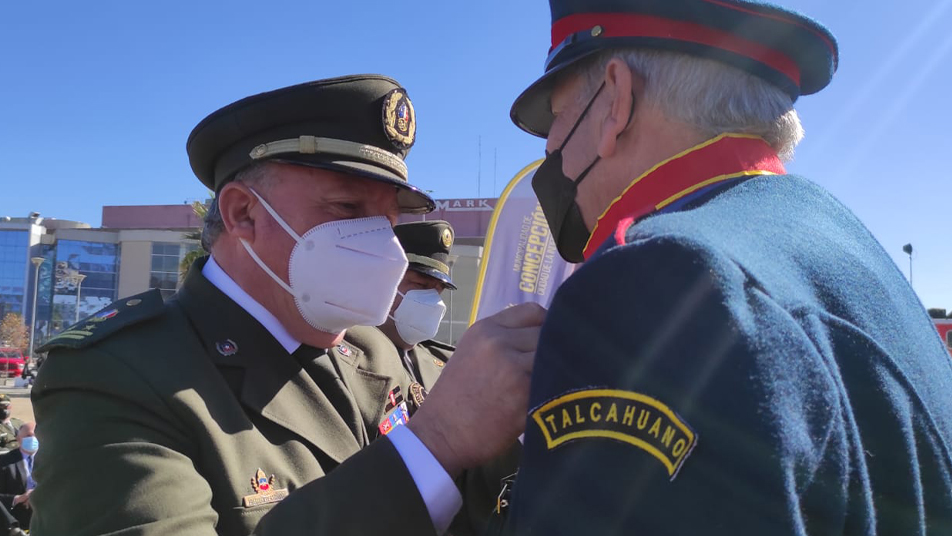 Invisten a Bomberos Insignes y entregan Medalla al Mérito Covid-19 en Biobío