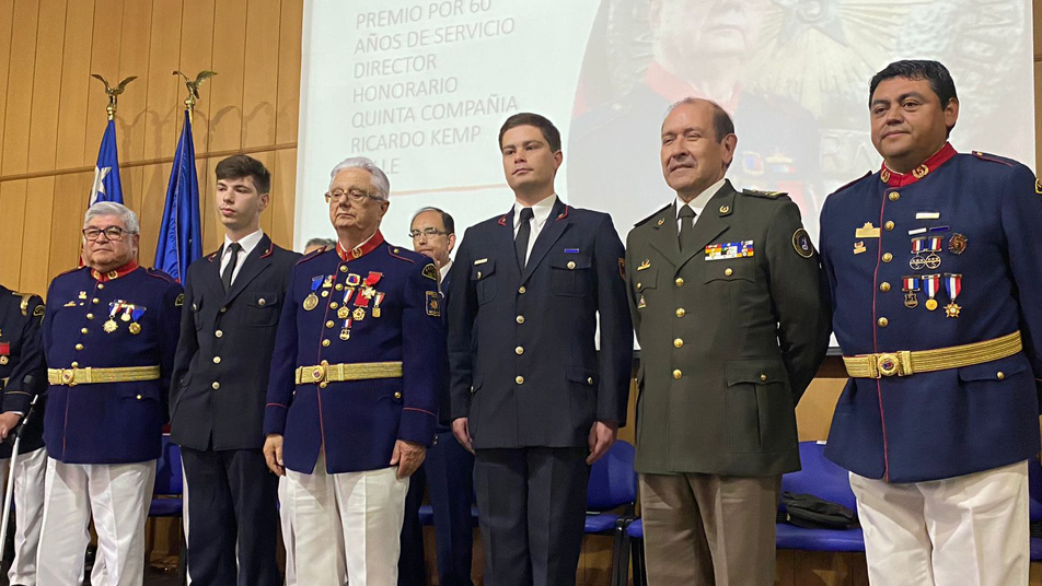 Bomberos de Osorno celebraron aniversario 157 con desfile y entrega de nueva unidad Haz Mat