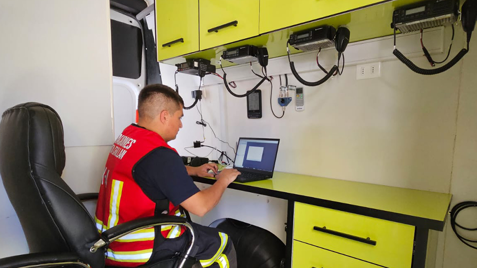 Bomberos de Ñuble recibió 3 nuevos puestos de comando para emergencias