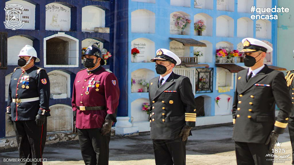 Cuerpo de Bomberos de Iquique rindió homenaje a Grumetes Concha y Bolados