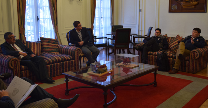 Presidente de Bomberos recibió a Superintendente de Los Ángeles 