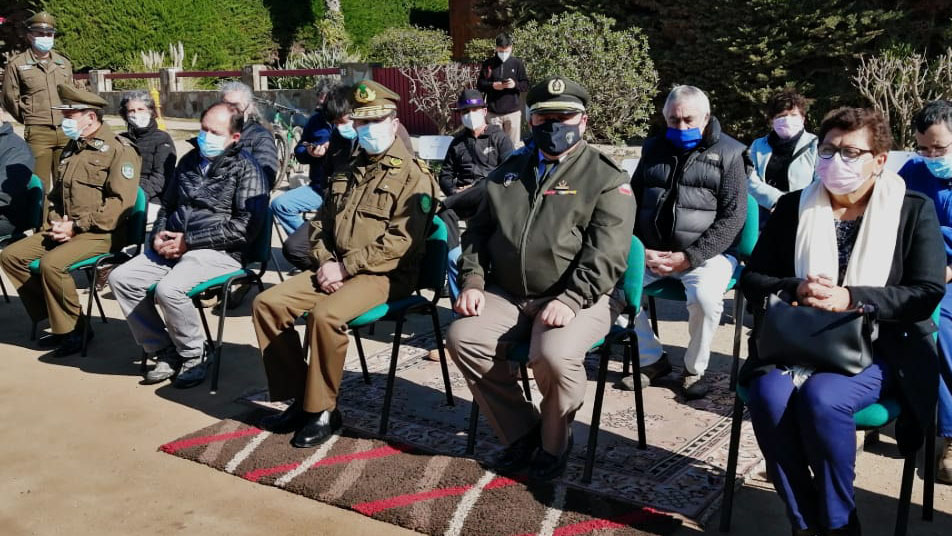 Bomberos de Los Vilos presentes en ceremonia de entrega de vehículo policial