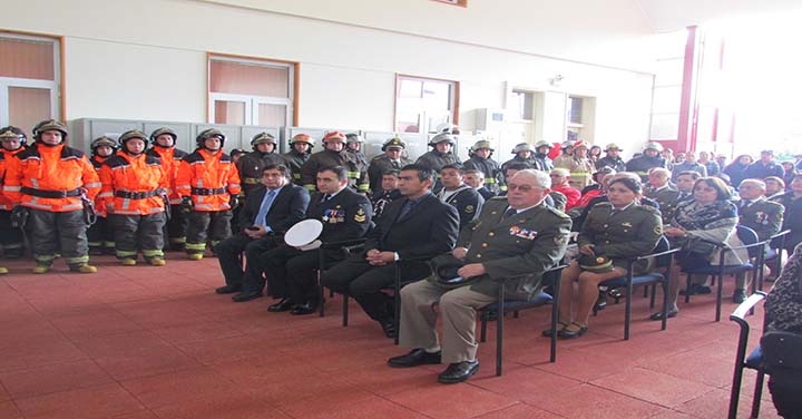 Bomberos de Futrono conmemoró 76 años de vida institucional