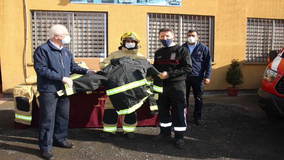 Cuerpo de Bomberos de Temuco adquirió 139 uniformes de trabajo