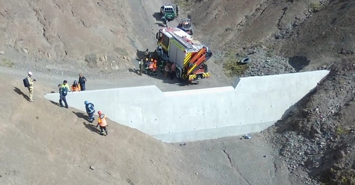 Bomberos de Antofagasta rescata a tres personas extraviadas en los cerros