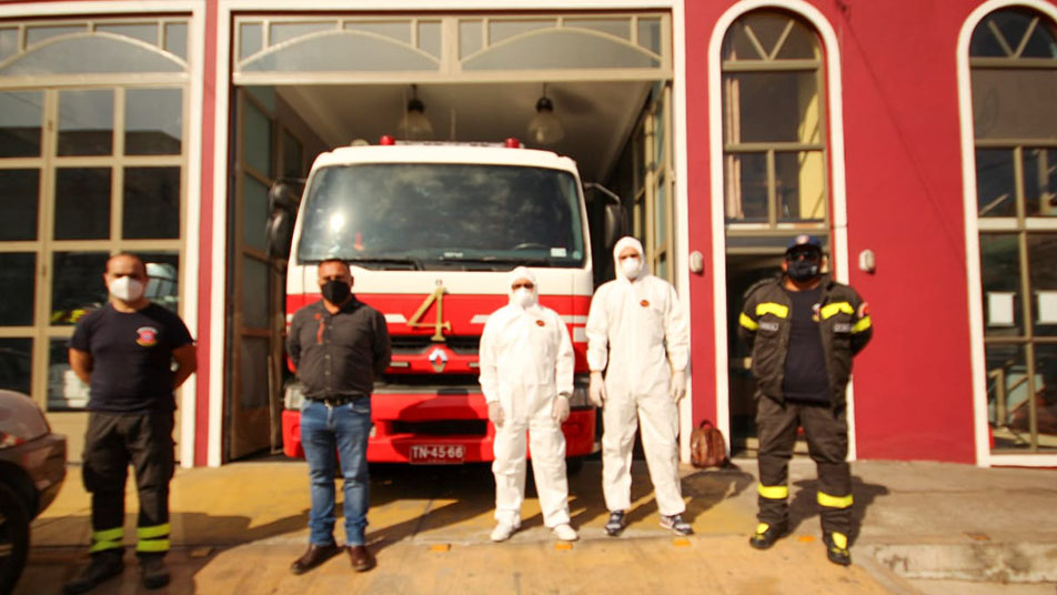 Donación para sanitizar unidades de bomberos de Iquique realizó empresa COMAR Limitada