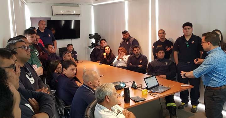 Bomberos se capacitó  para atender emergencias vehiculares con automóviles eléctricos