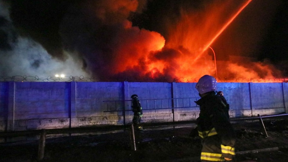 Rápida respuesta de Bomberos de Iquique evitó propagación de incendio 