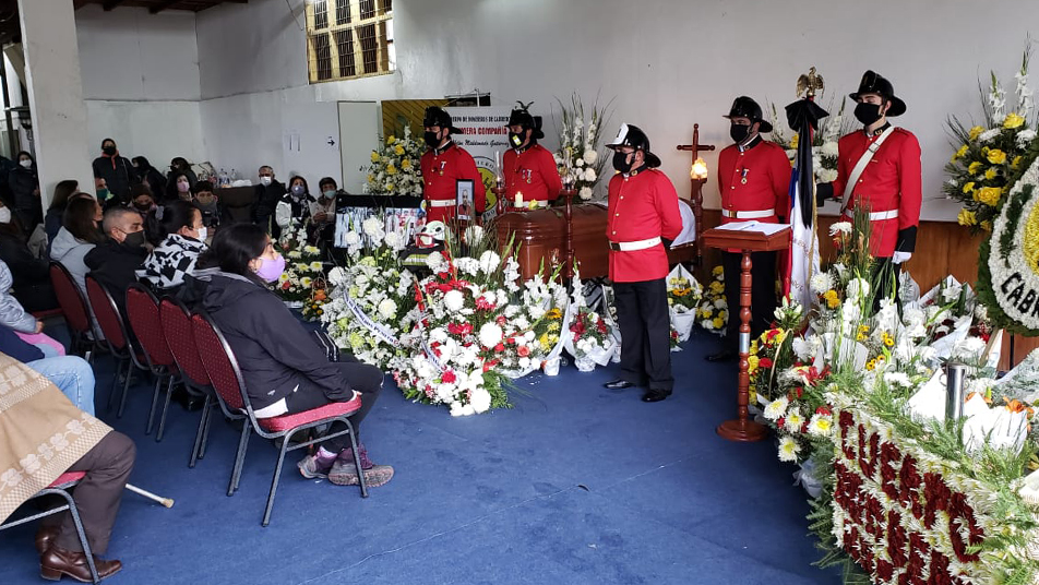 El aprecio de la ciudad de Cabrero se expresó en el funeral del Mártir Iván Valdés Aedo