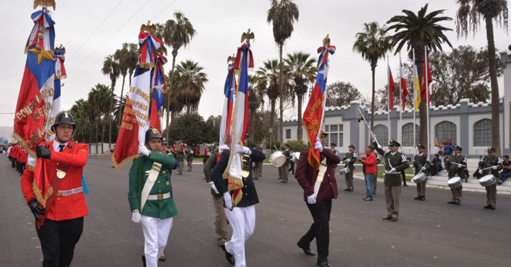 Cuerpo de Bomberos de Arica celebró Día del Bombero con desfile cívico