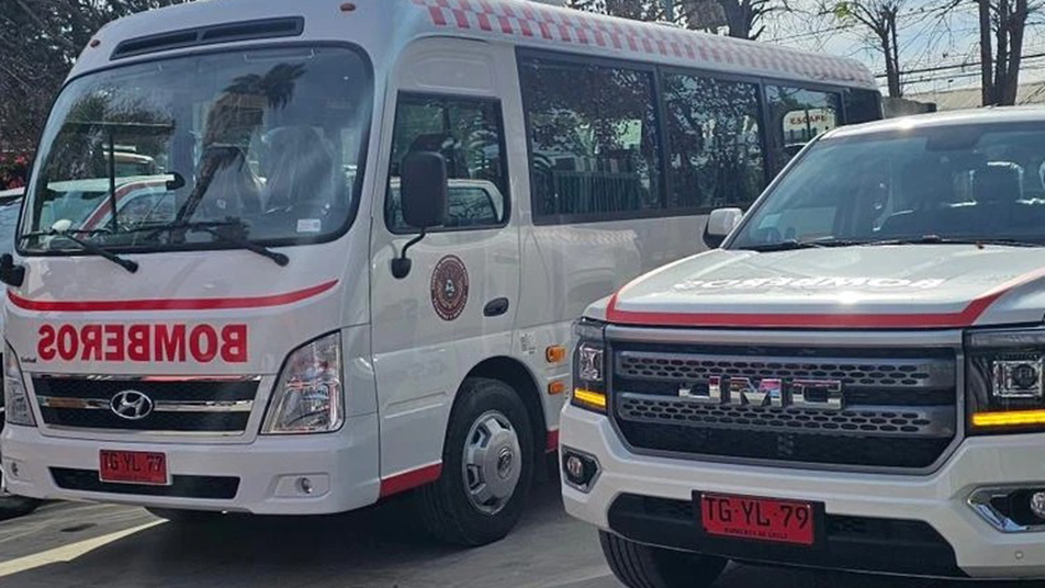 Bomberos de San Pedro recibieron modernos vehículos para reforzar su trabajo