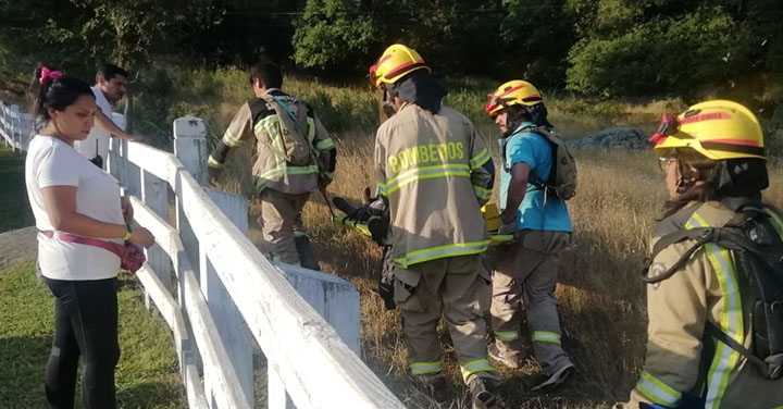 Extenuante rescate de tres excursionistas realizó Bomberos de Santa Bárbara 