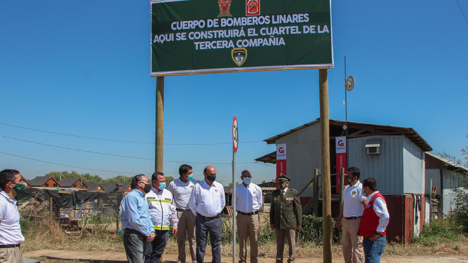 Presidente Nacional asiste a entrega de terreno para la Tercera Compañía de Linares