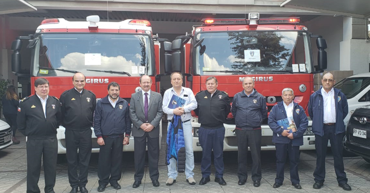 Cuerpo de Bomberos de Punta Arenas y Porvenir recibieron nuevos carros bomba