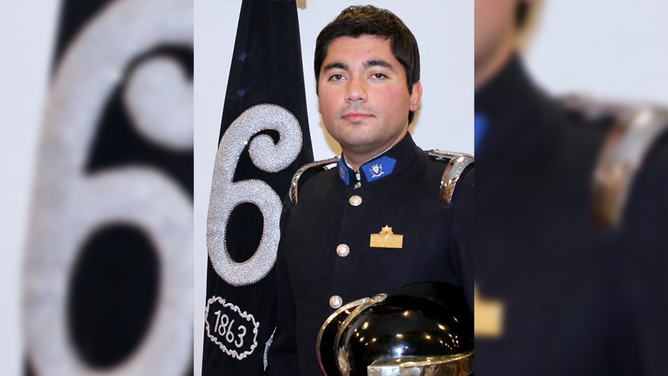 Mártir Paul Cristoffer Valenzuela Muñoz (Q.E.P.D), de la Sexta Compañía del Cuerpo de Bomberos de Santiago