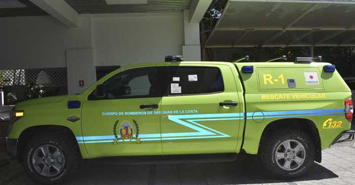 Cuerpo de Bomberos de San Juan de la Costa recibe unidad de primera intervención de rescate vehicular