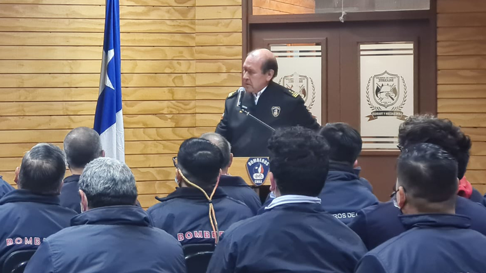 Junto a la máxima autoridad nacional de la Institución, Bomberos de Dalcahue celebraron su aniversario N° 92