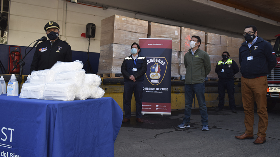 Cenabast entrega a Bomberos de Chile importante donación para prevenir el Covid-19