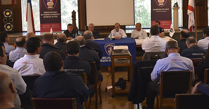 Presidente Nacional presentó completo análisis presupuestario institucional en el Consejo Regional de Los Ríos