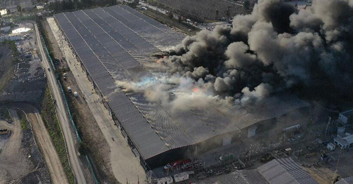 Controlado incendio en bodegas de San Bernardo tras largas horas de trabajo