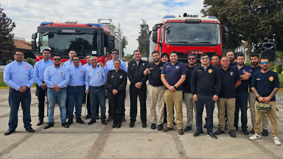 Región del Biobío: Bomberos de Coronel y San Pedro de la Paz reciben sus nuevas unidades de material mayor